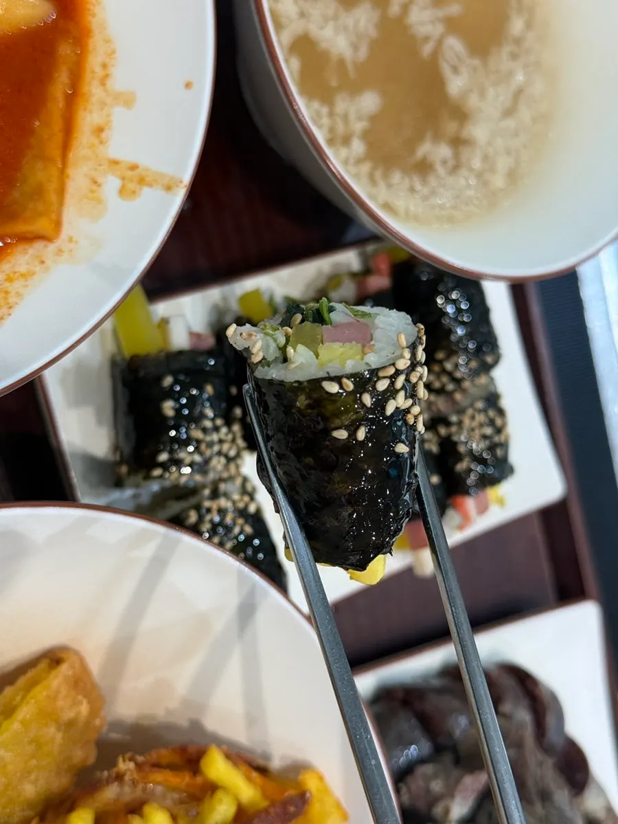속이 꽉 찬 순대 단면