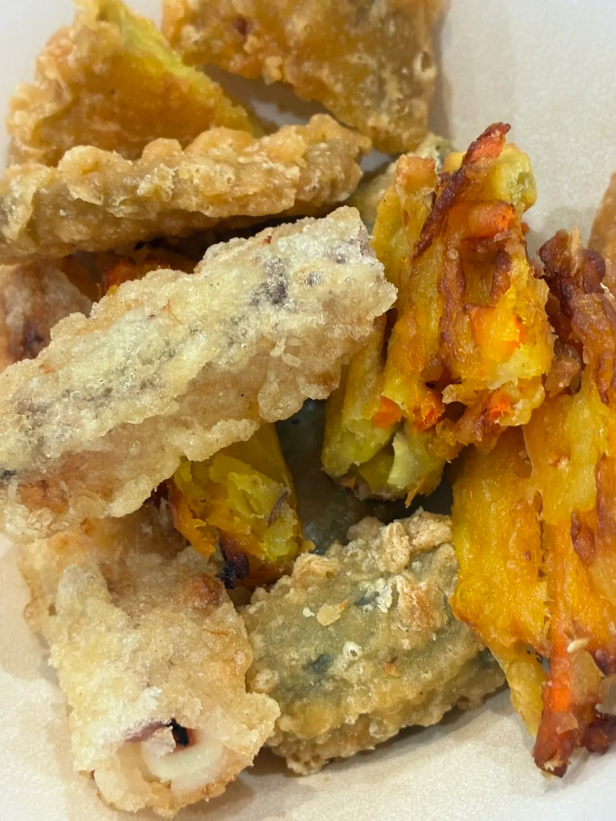 Assorted fritter plate included with the Hyeonseonine Set