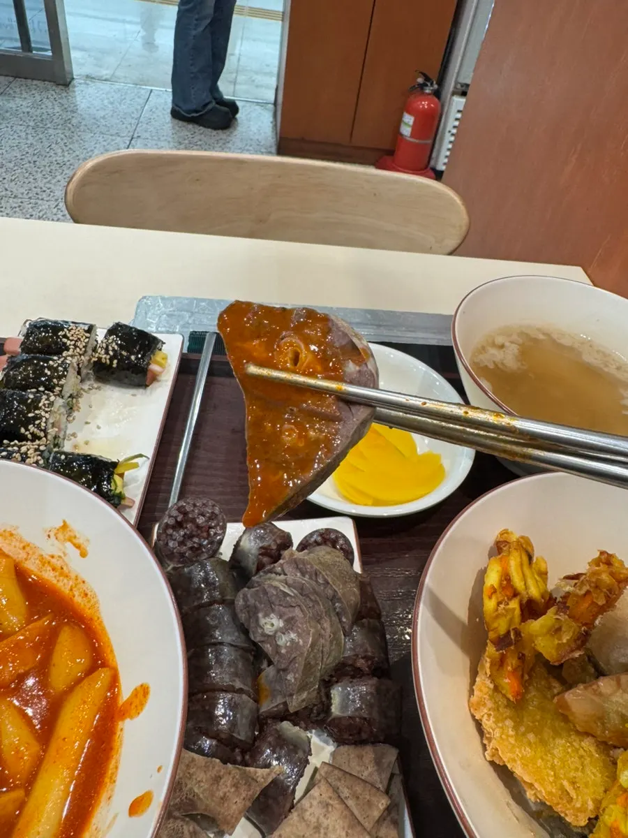 A plate of sundae served with liver and lungs