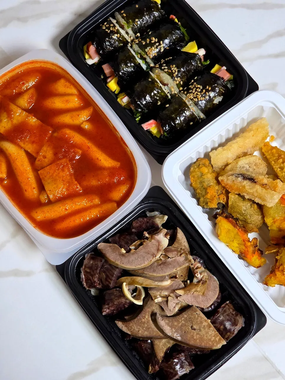 밀봉 포장된 현선이세트 용기