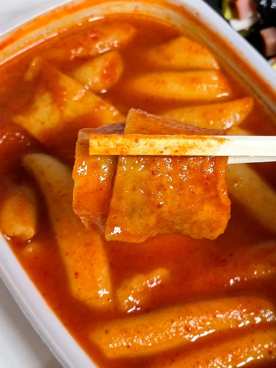 매콤한 양념의 국물떡볶이 클로즈업