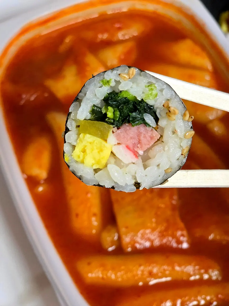 속이 꽉 찬 꼬마김밥 한 접시