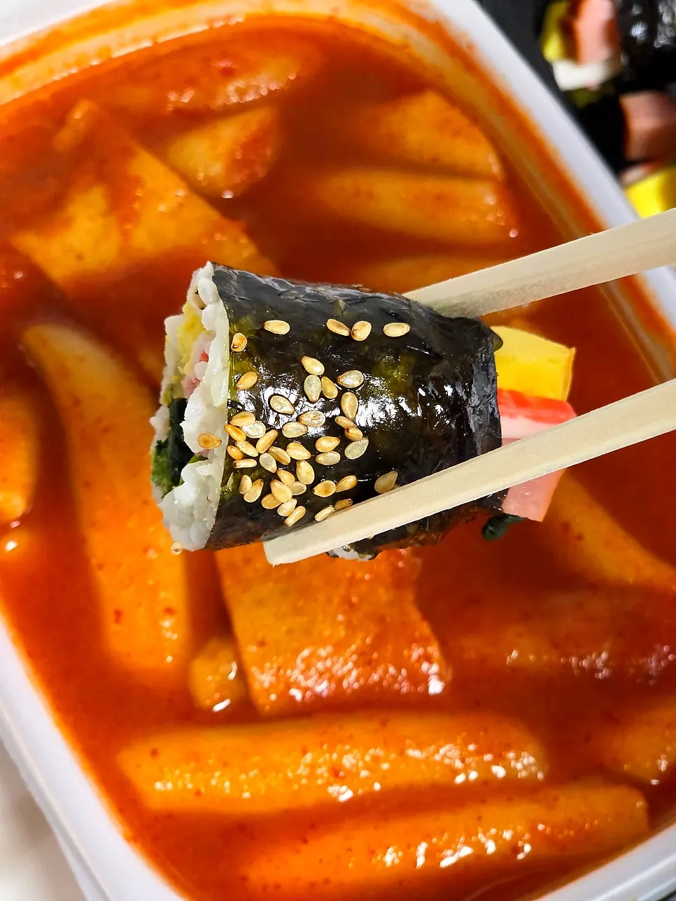 계란과 맛살이 들어간 꼬마김밥 단면