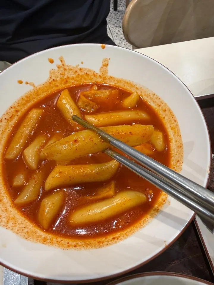 Close-up of Hyeonseonine's mild-spice tteokbokki