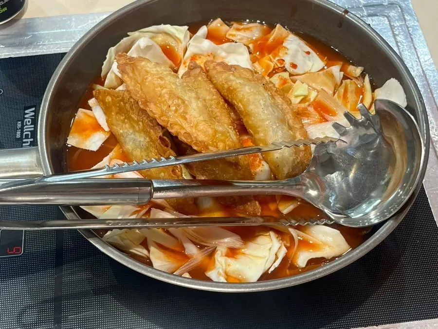 Made-to-order tteokbokki and mini gimbap set