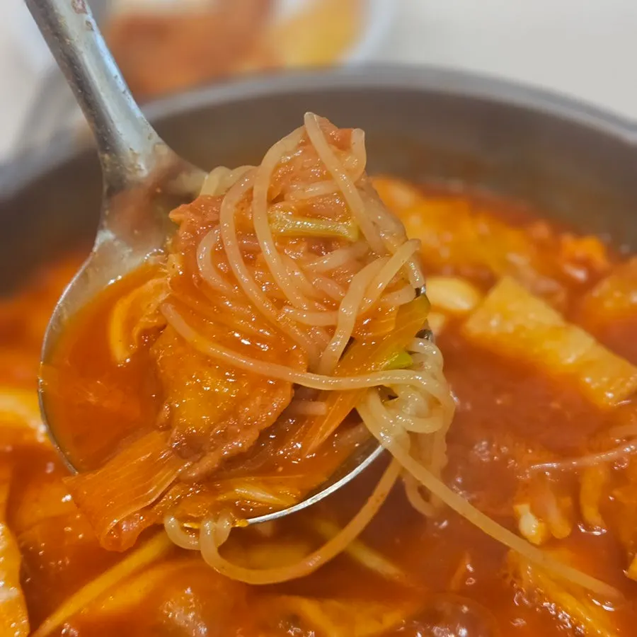 Sweet and spicy tteokbokki