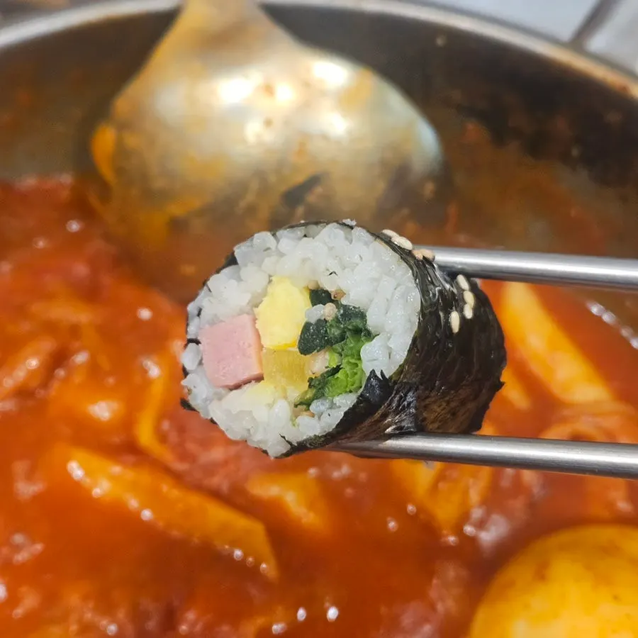 Fried snacks in the Hyeonseoni Combo Set