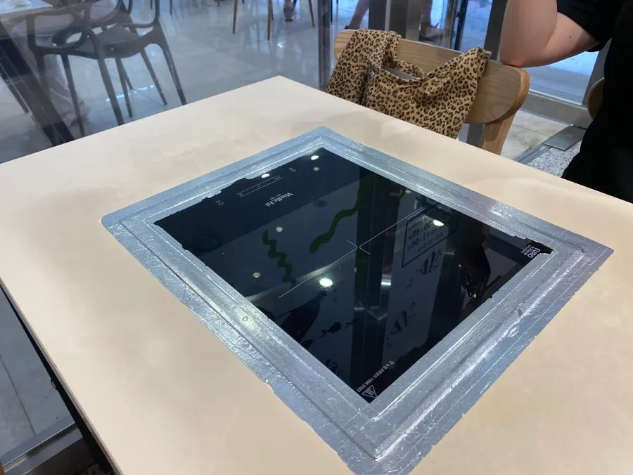 Induction burner installed at each table for instant tteokbokki