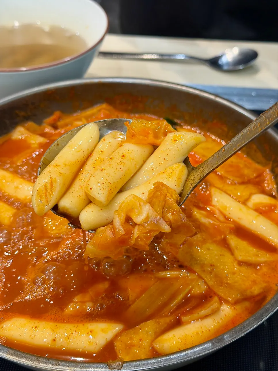 Instant tteokbokki with cabbage and vegetables