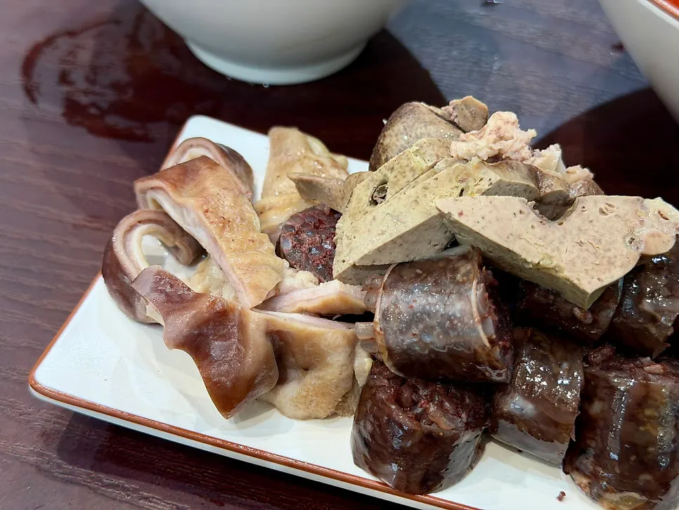 Handmade sundae with offal and tteokbokki