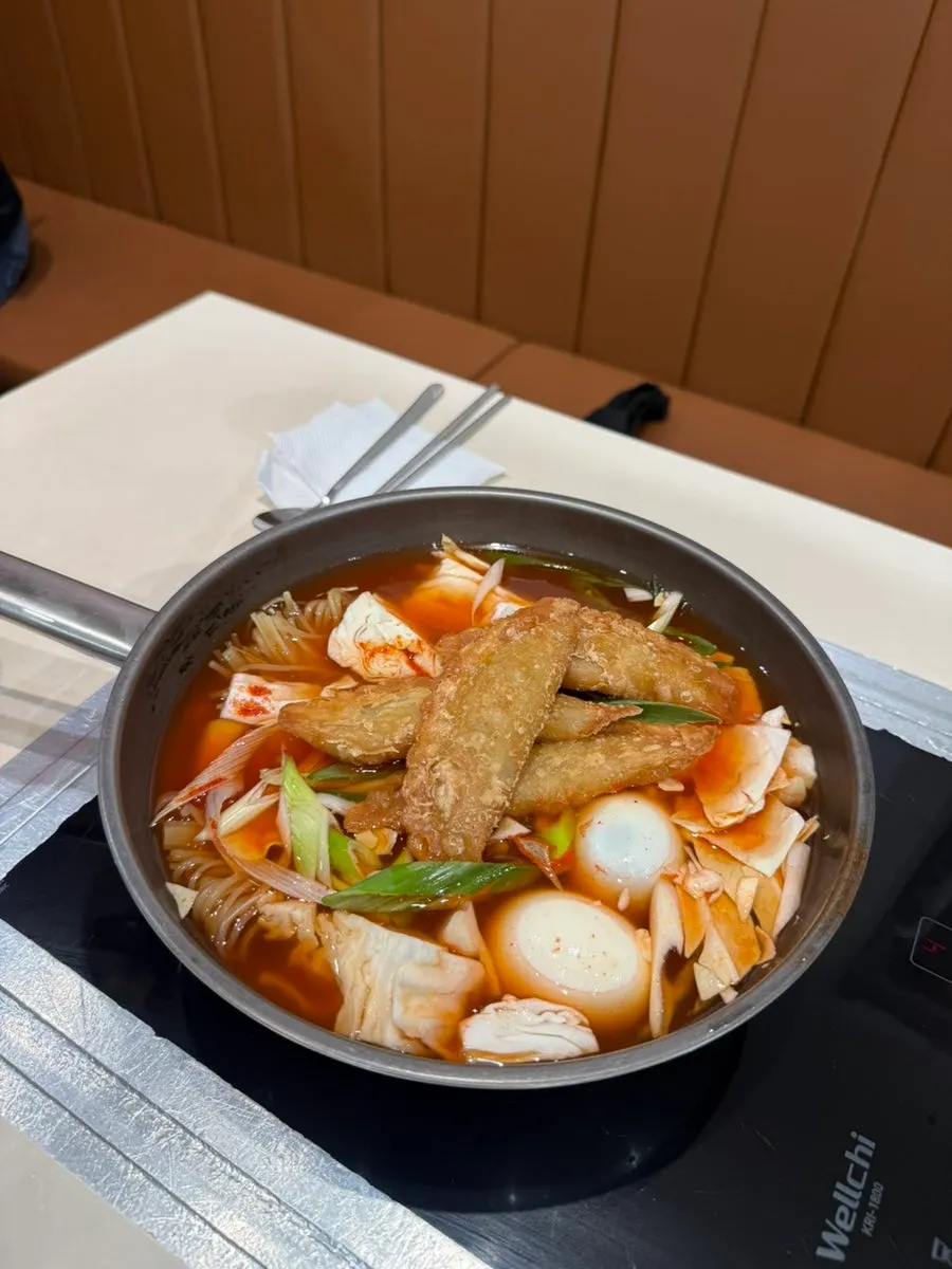 汤汁较少的贤善伊家即食辣炒年糕