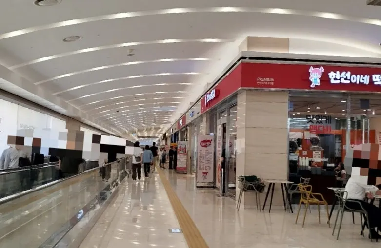 Exterior of Hyeonseonine Premium on basement level 2 of IFC Mall