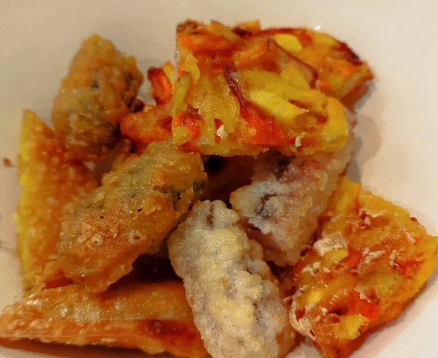 Fried snacks included in the Hyeonseoni Set