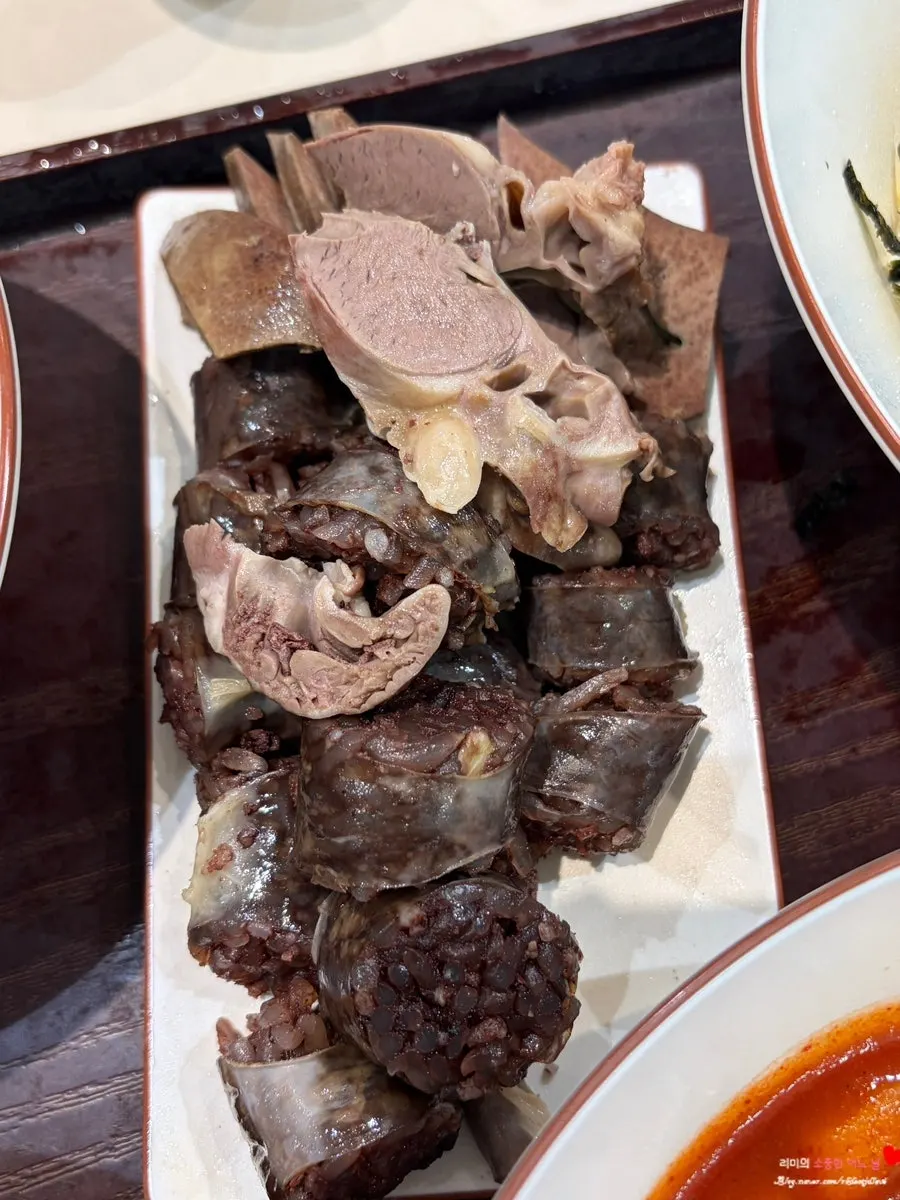 현선이 콤보 세트에 포함된 순대 접시