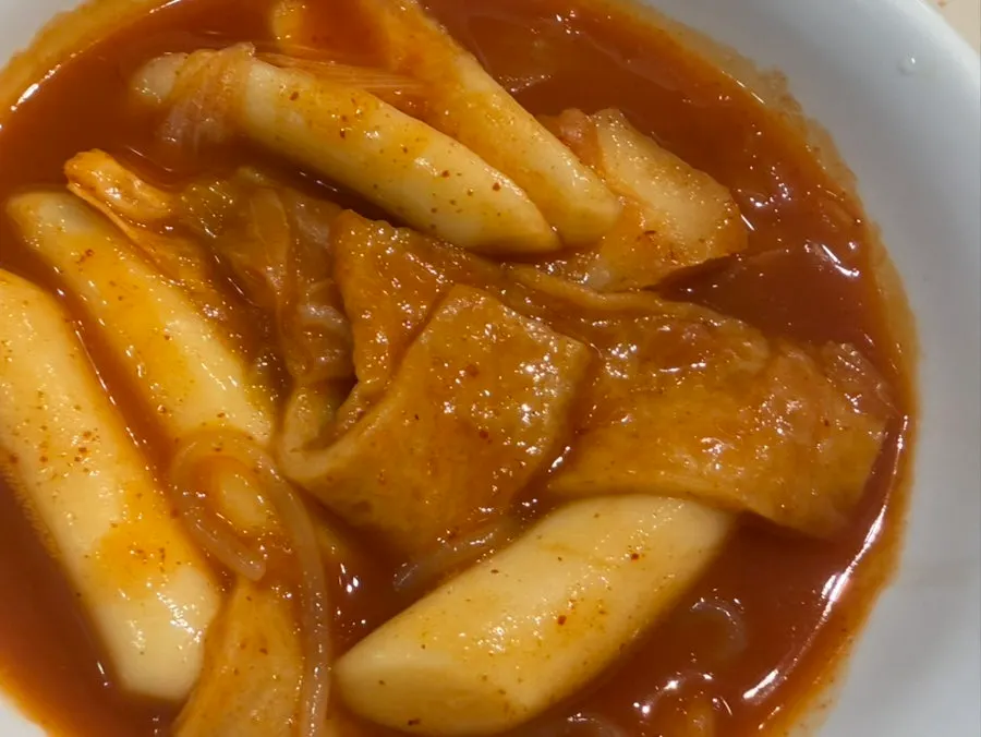 다 익어 양념이 배기 시작한 즉석떡볶이 냄비