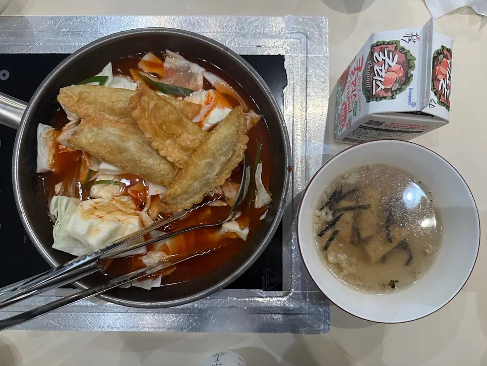 Table set with the ordered instant tteokbokki for two