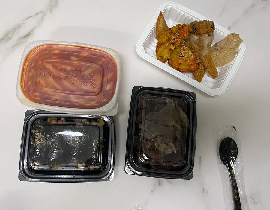 포장 용기에 담긴 현선이네 세트 구성