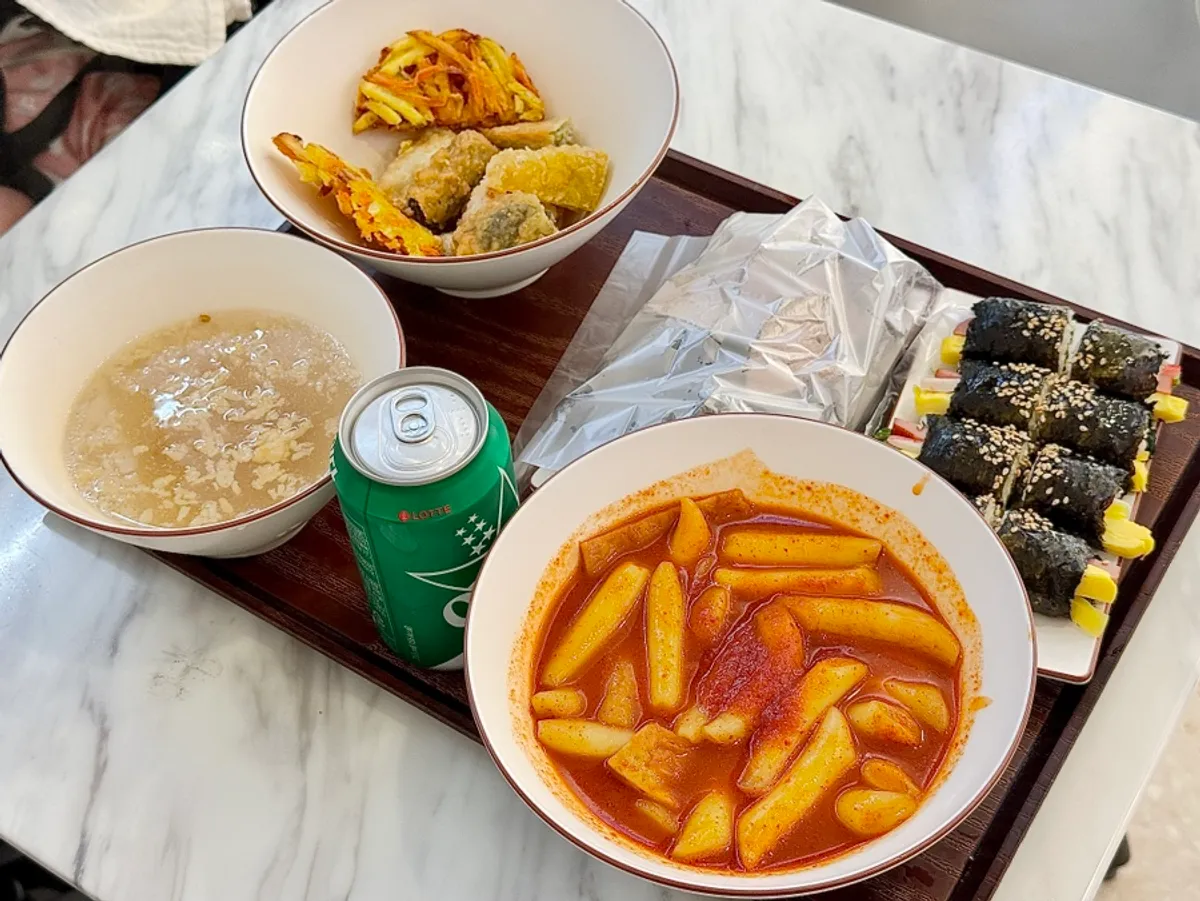 Table spread of snacks at Hyeonseonine Premium IFC Mall Branch
