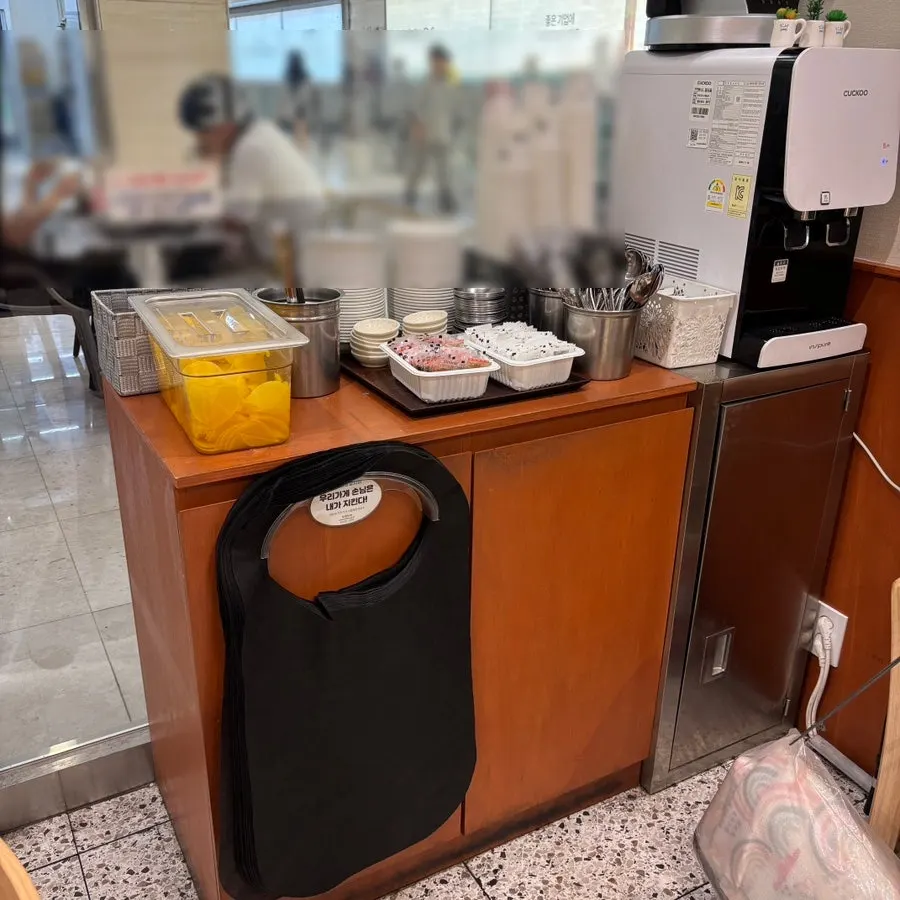 Overall interior view of Hyeonseonine Premium IFC Mall Branch