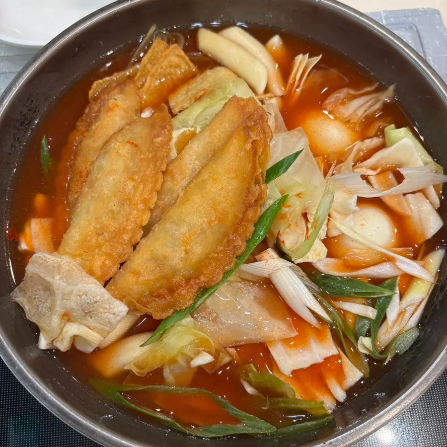Instant tteokbokki set up for lunch