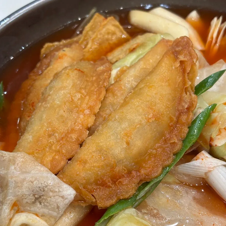 Instant tteokbokki with rice cakes and fish cake