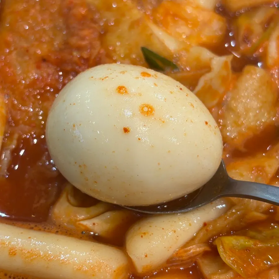Instant tteokbokki with egg, dumplings, and jjolmyeon noodles