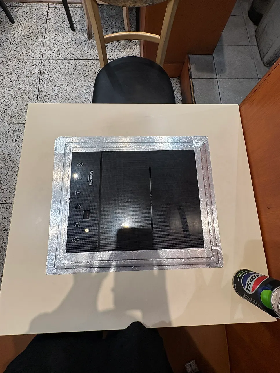 Table seating further inside Hyeonseonine's IFC Mall branch