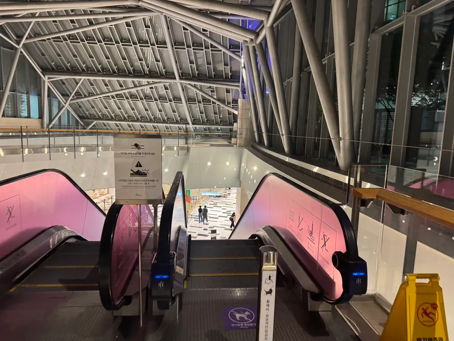 View of Hyeonseonine Premium at IFC Mall, Yeouido