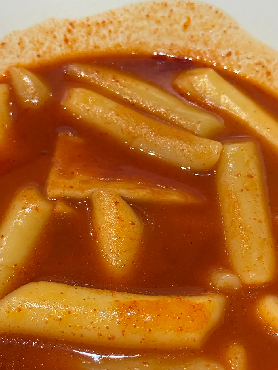 떡볶이 국물에 담긴 떡