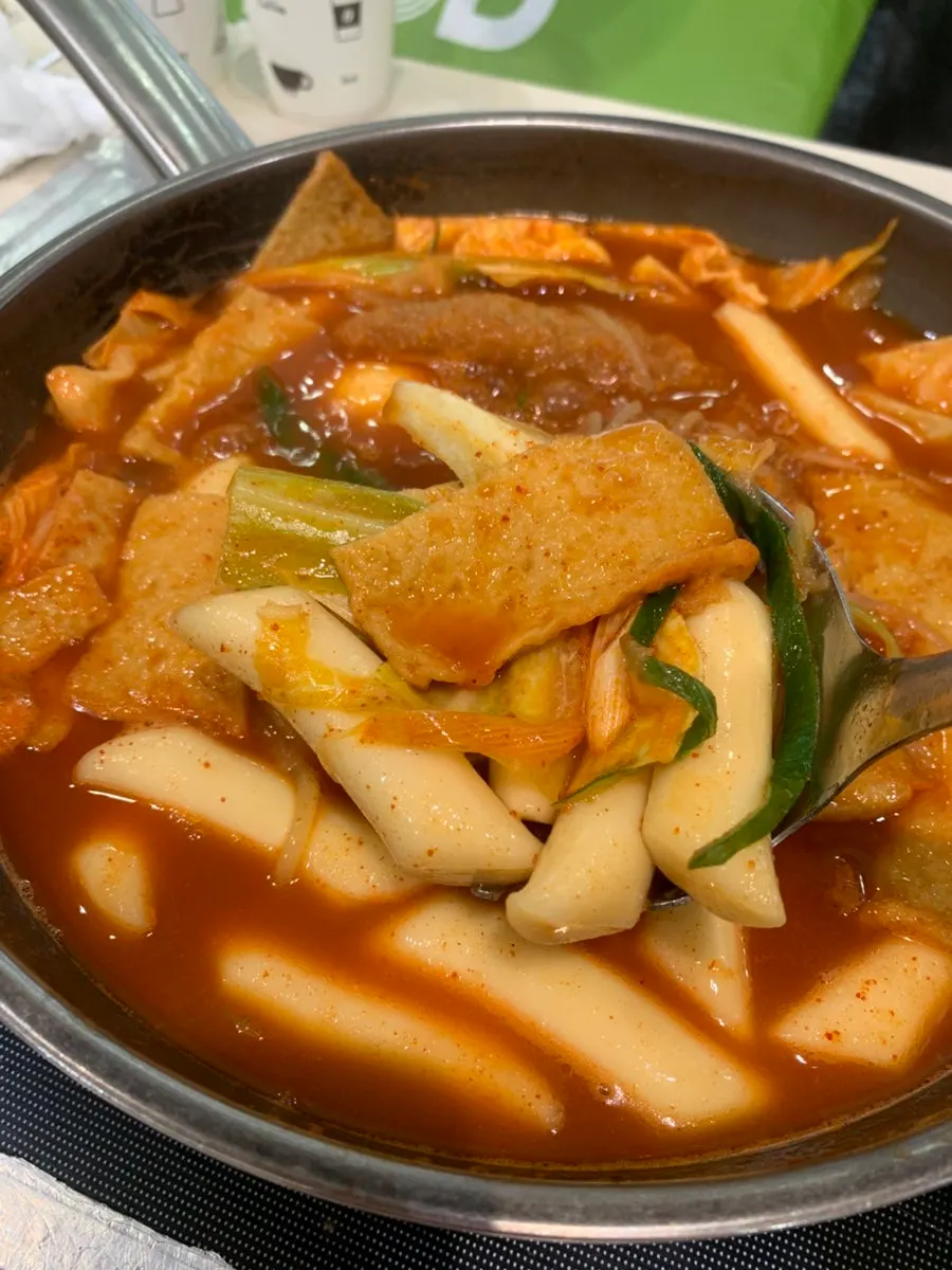 Boiled egg mashed into the tteokbokki broth