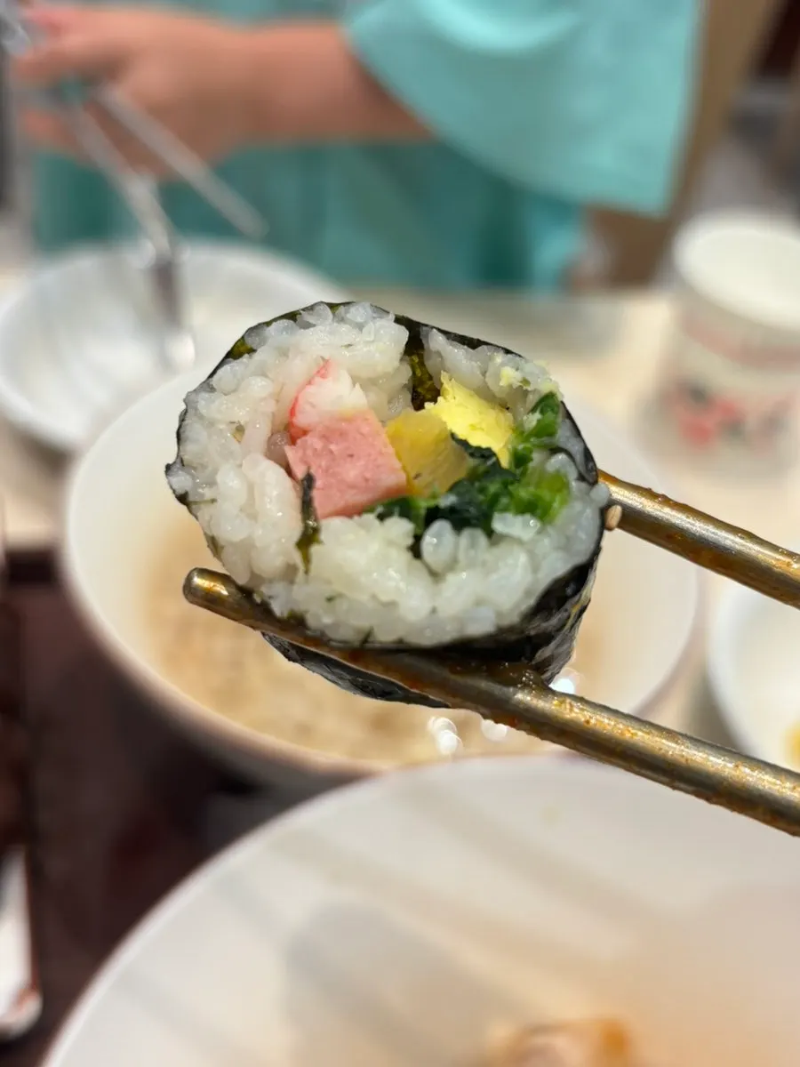 세 조각씩 잘려 나온 현선이네 꼬마김밥