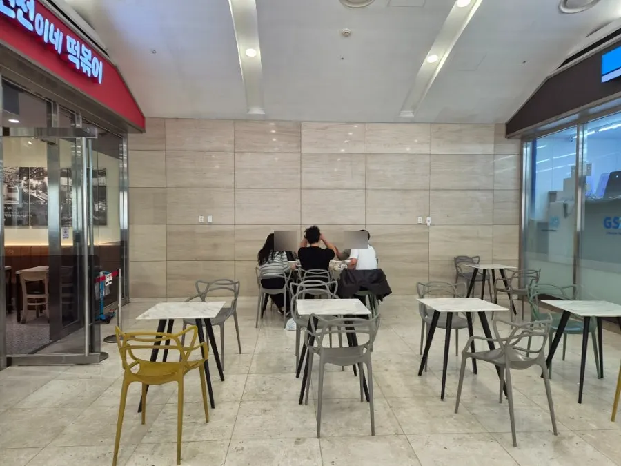 현선이네 프리미엄 IFC몰점 입구 주변