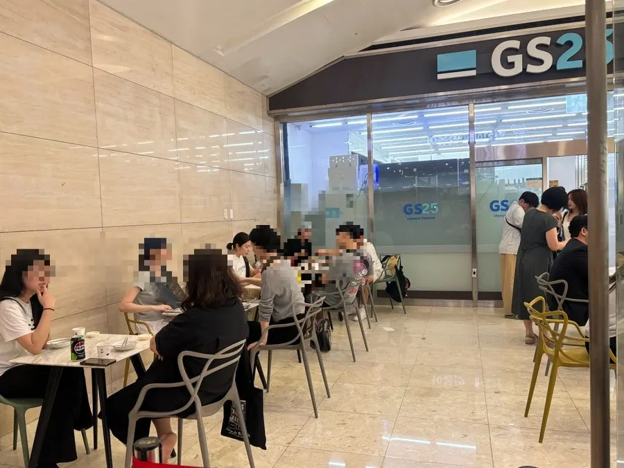 Clean indoor seating at Hyeonseonine Premium