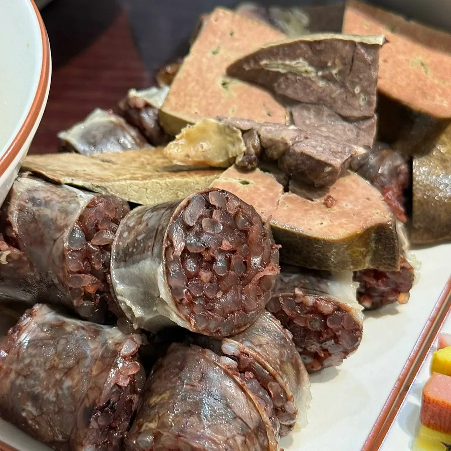 내장이 함께 나온 순대