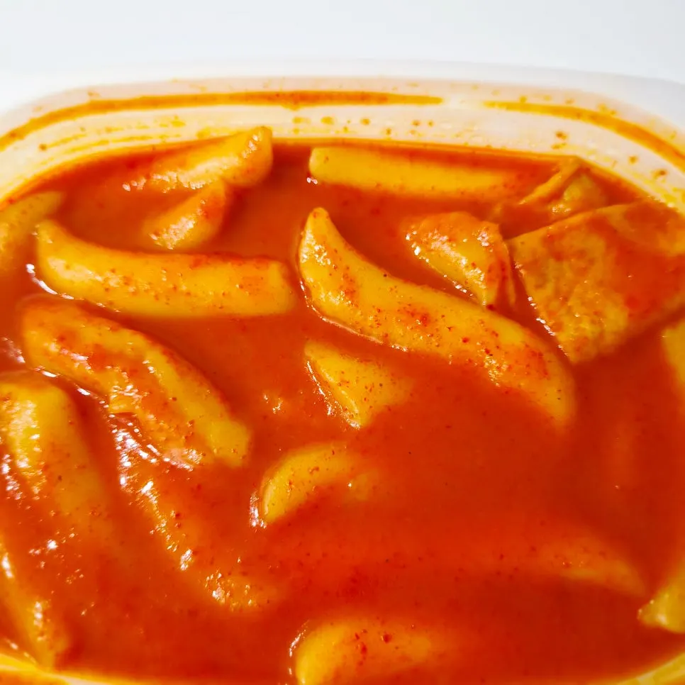 Hyeonseonine tteokbokki with sauce well soaked into the rice cakes