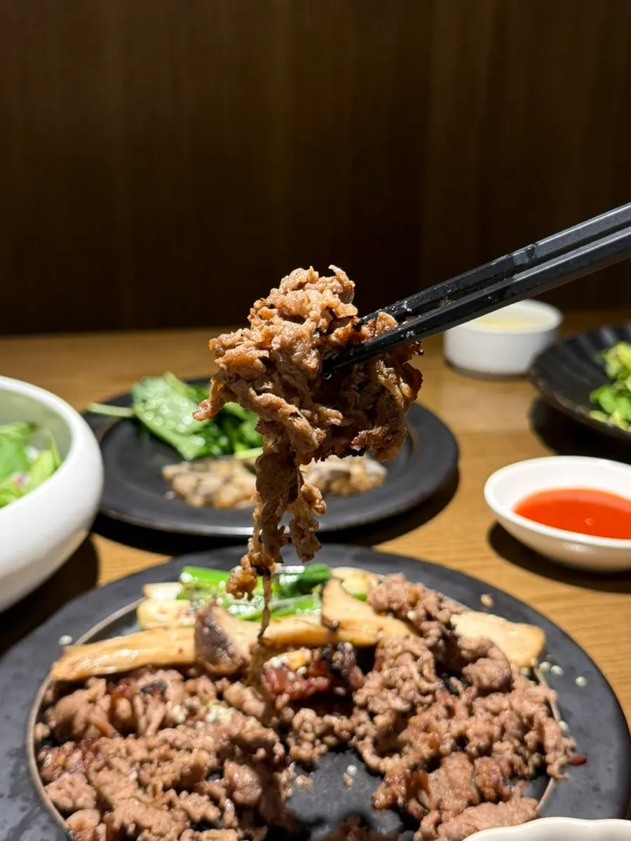 Close-up of the crispy grilled beef bulgogi