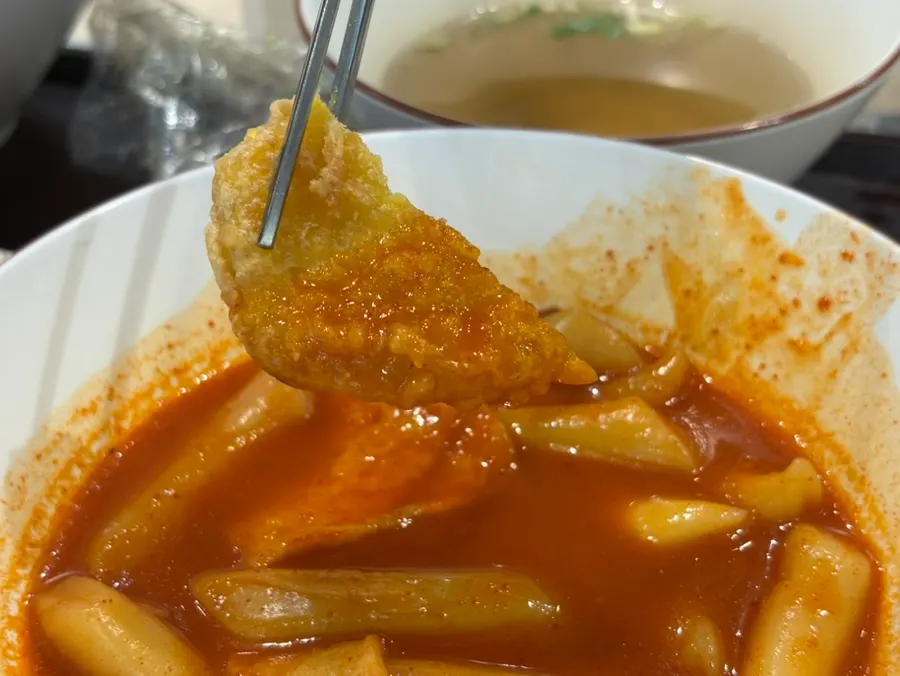 떡볶이 국물과 분식 메뉴