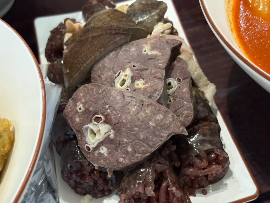 떡볶이 양념과 순대