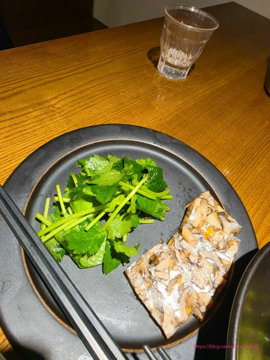 Beautifully arranged Korean table setting