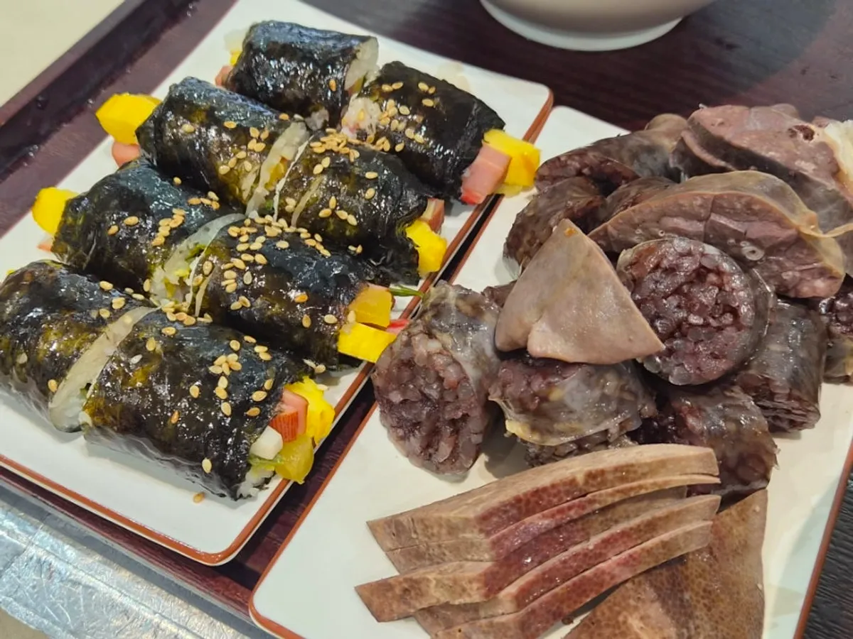 현선이세트 떡볶이와 튀김, 꼬마김밥 상차림