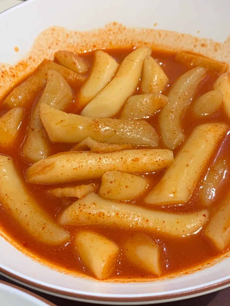 Close-up of the mild tteokbokki