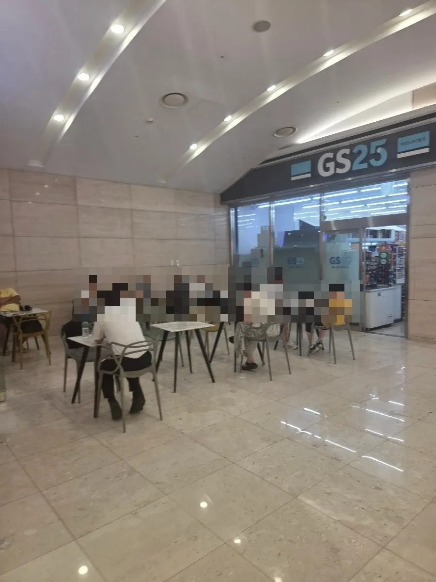 Hyeonseonine Premium IFC Mall Branch interior and hallway outdoor seating