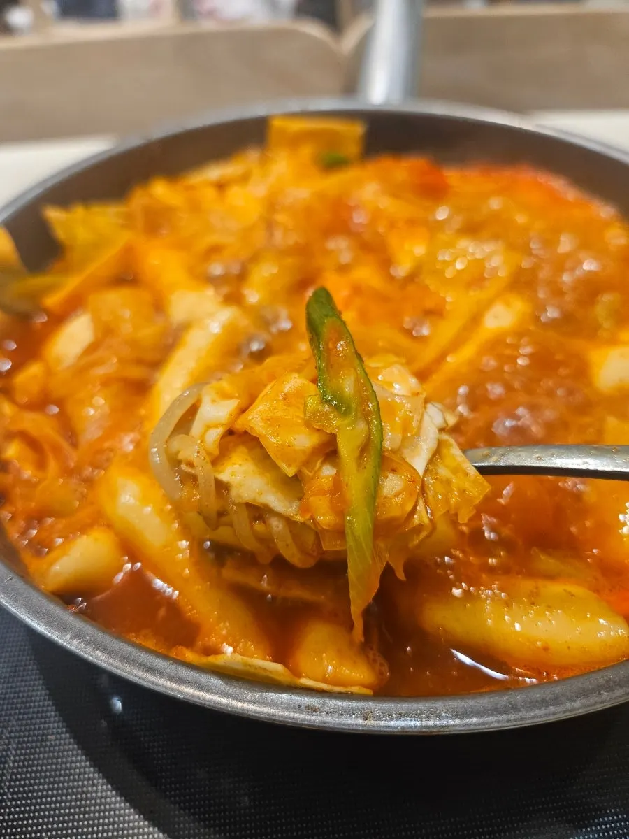 덜매운맛 소스가 밴 떡볶이 떡