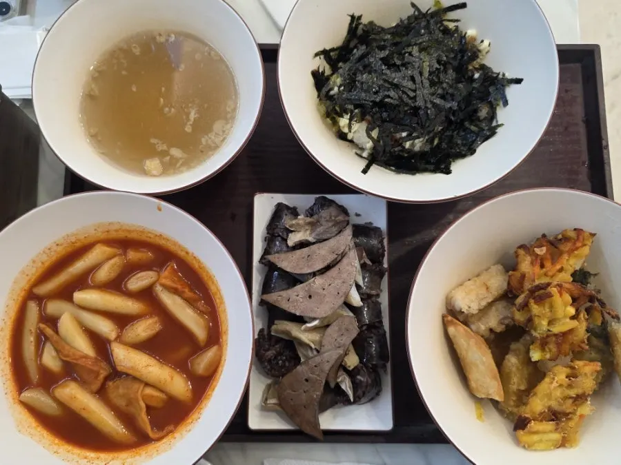 순한맛으로 주문한 현선이set 한 상 차림