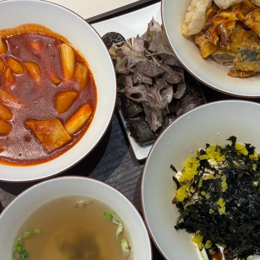 Yeouido Hyeonseonine tteokbokki snack spread