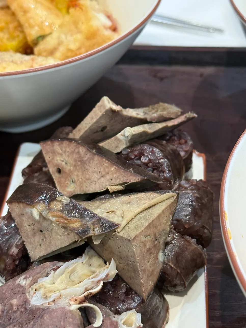 허파와 간이 올라간 순대 접시