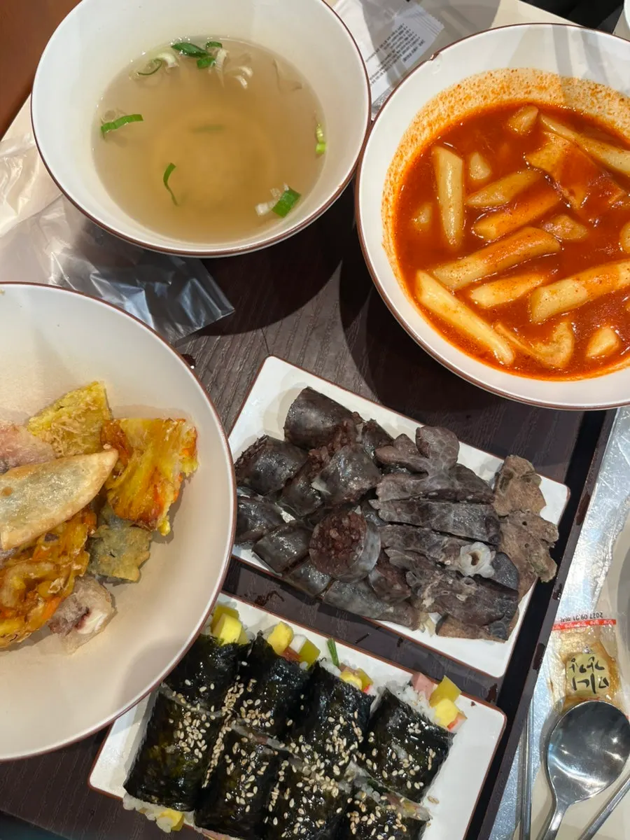 한상차림으로 나온 현선이세트 전체 구성