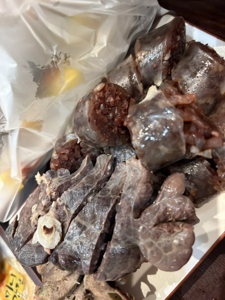 허파와 간을 섞어 담은 현선이네 순대 접시