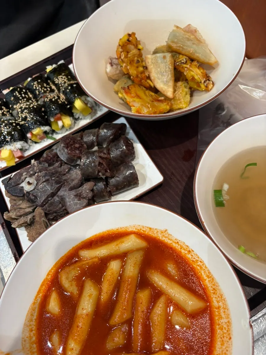 깔끔하게 비운 현선이세트 그릇들
