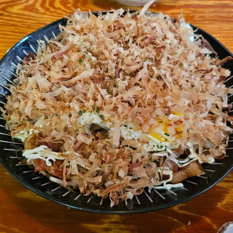 Stir-fried beef brisket and bean sprouts